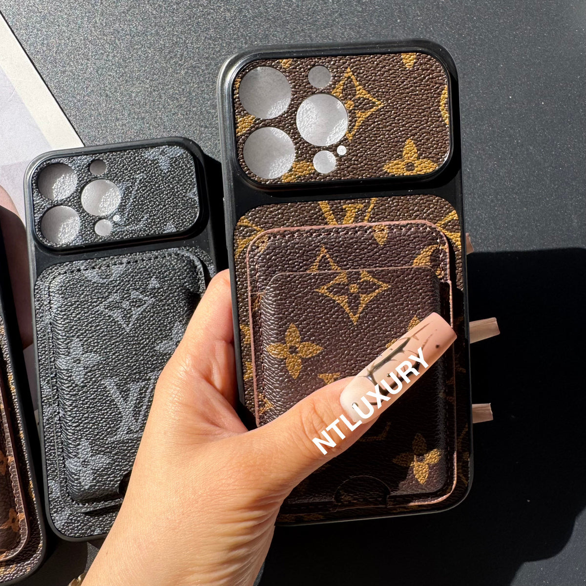 Design fantaisie traditionnel avec porte-cartes MagSafe