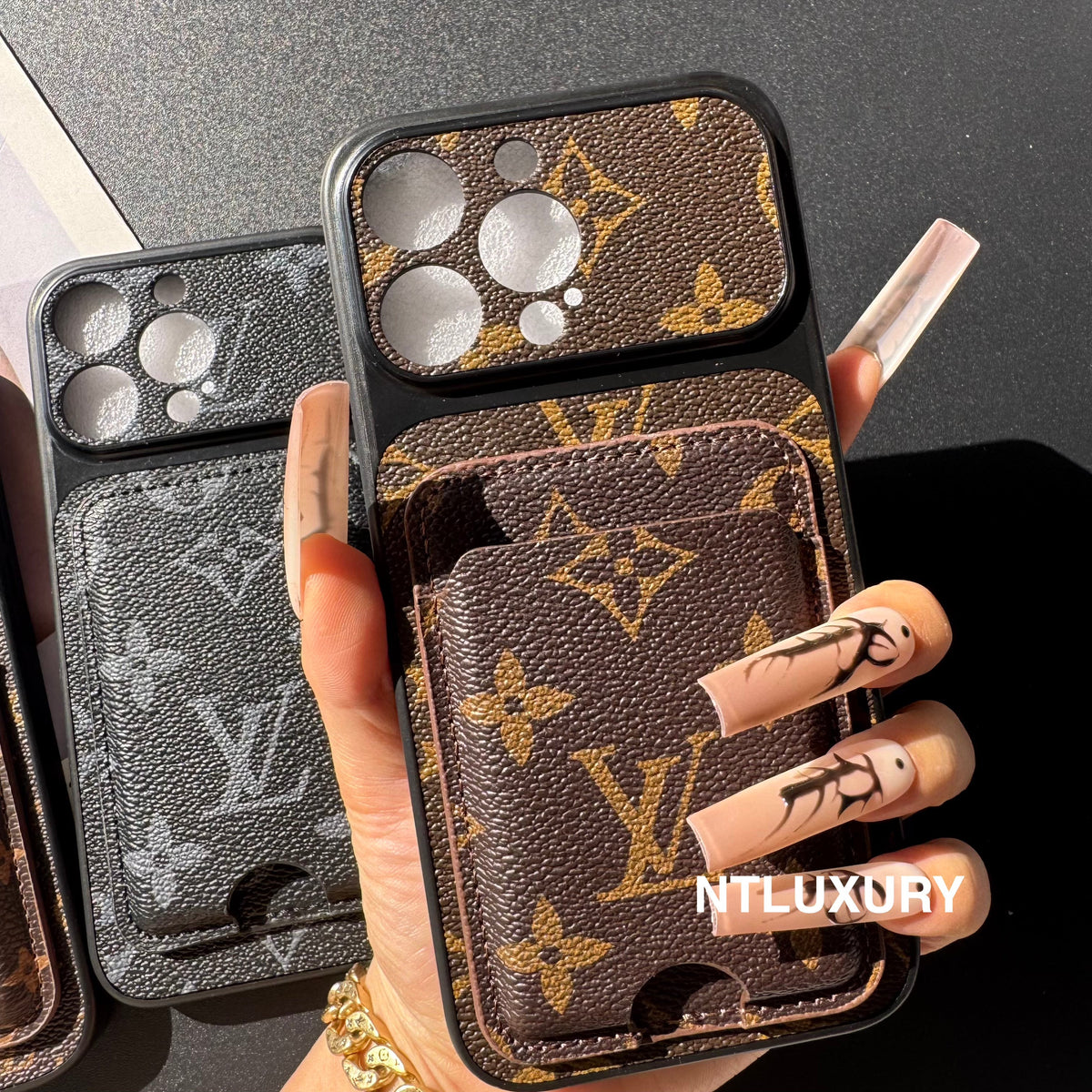 Design fantaisie traditionnel avec porte-cartes MagSafe