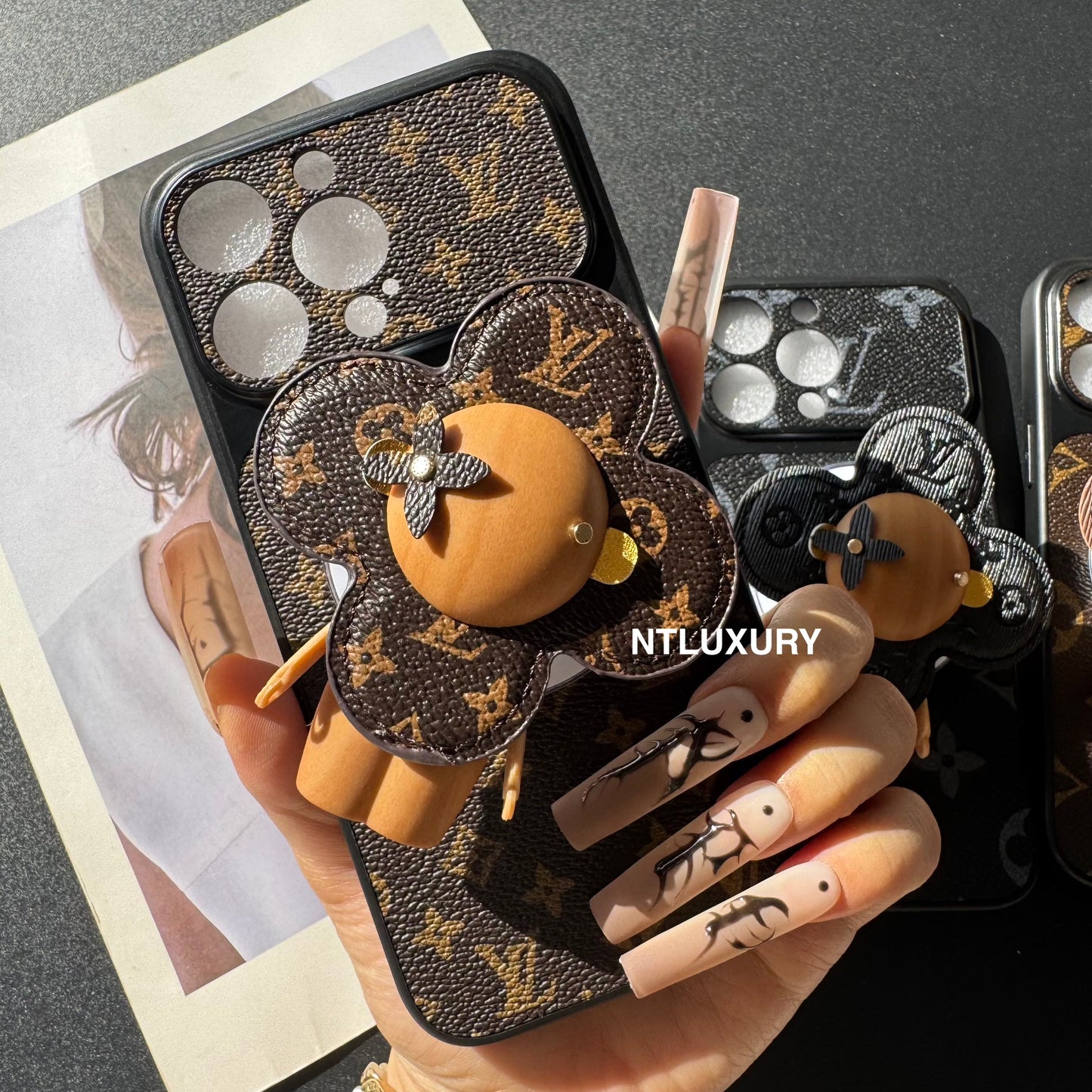 Traditional Fancy Design With Magsafe Doll Holder