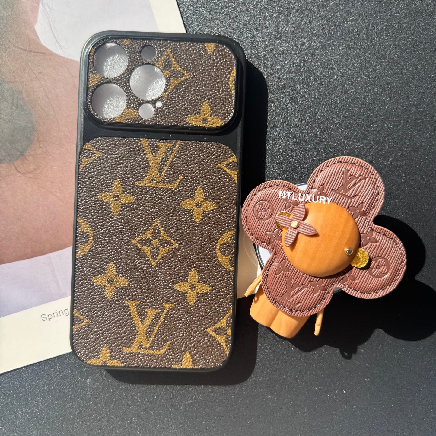 Traditional Fancy Design With Magsafe Doll Holder