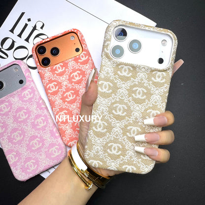 Funda para teléfono con diseño de bordado CC