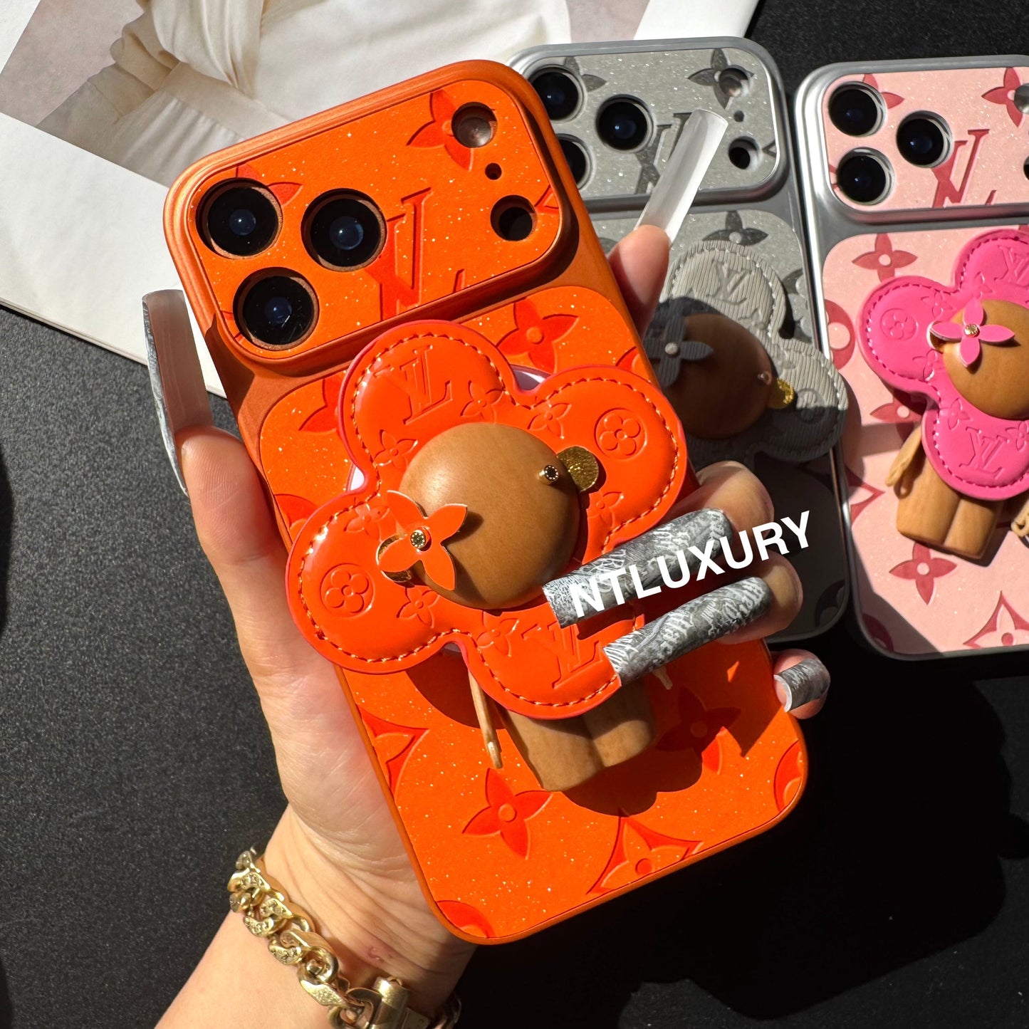 Orange Juice Glitter Love with Magsafe Holder (Wood Doll)