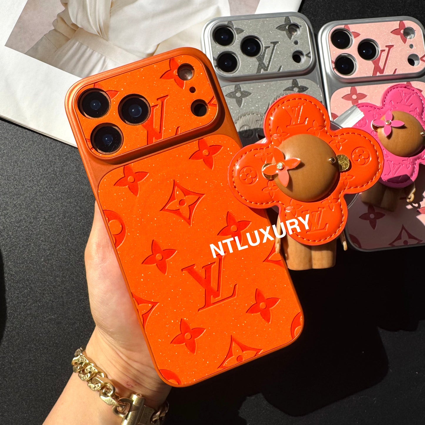 Orange Juice Glitter Love with Magsafe Holder (Wood Doll)