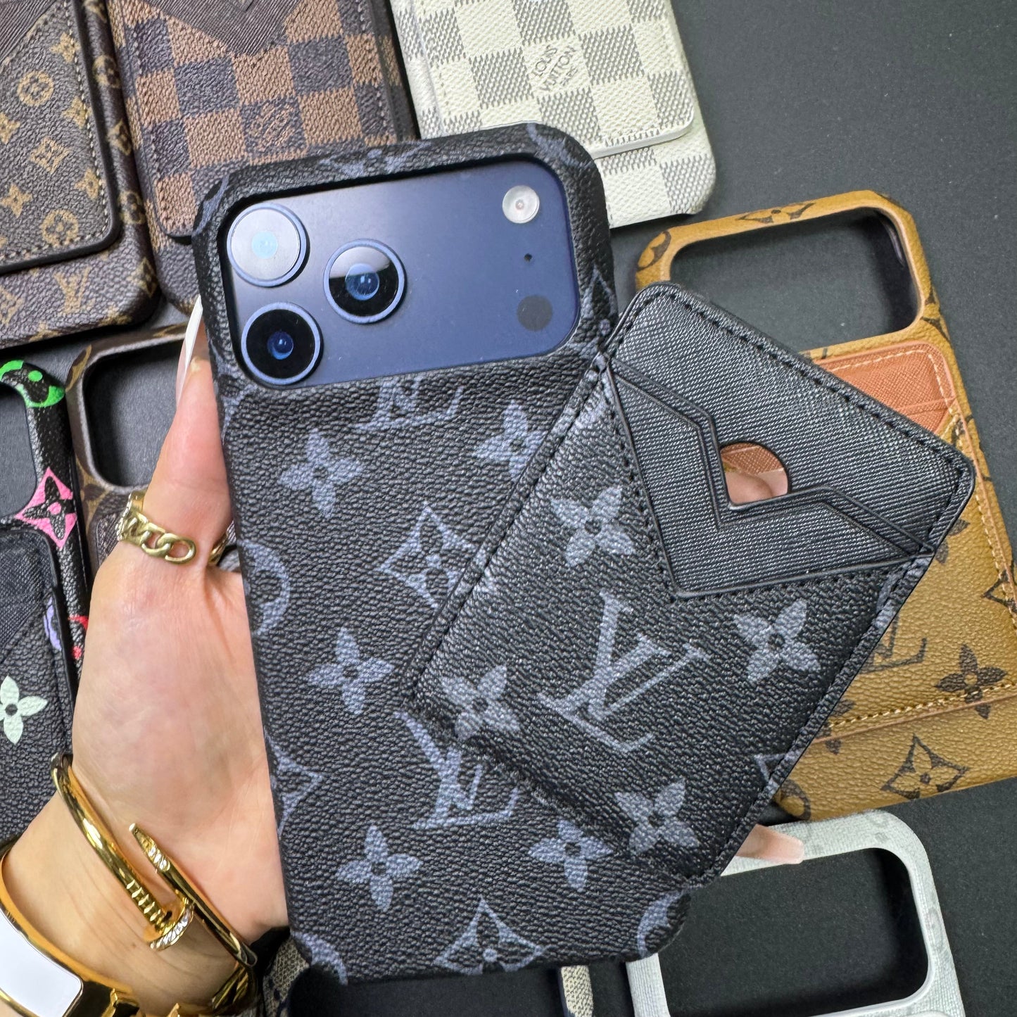 Traditional Love Magsafe Phone Case with Pocket Purse