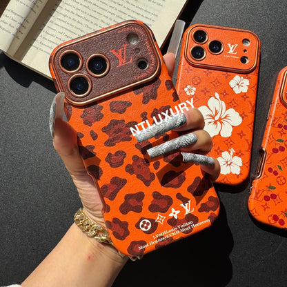 Cover per telefono arancione con design unico a forma di cuore