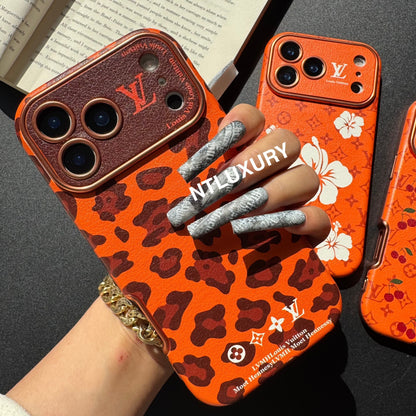 Cover per telefono arancione con design unico a forma di cuore