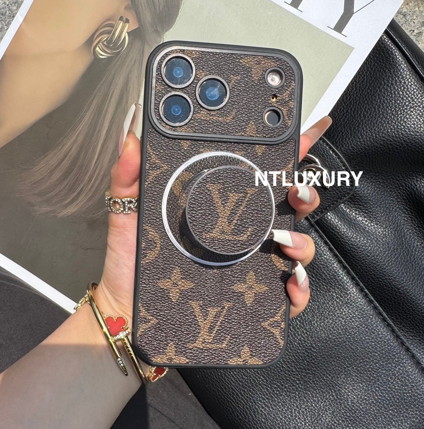 Traditional Love Magsafe Phone Case With Holder