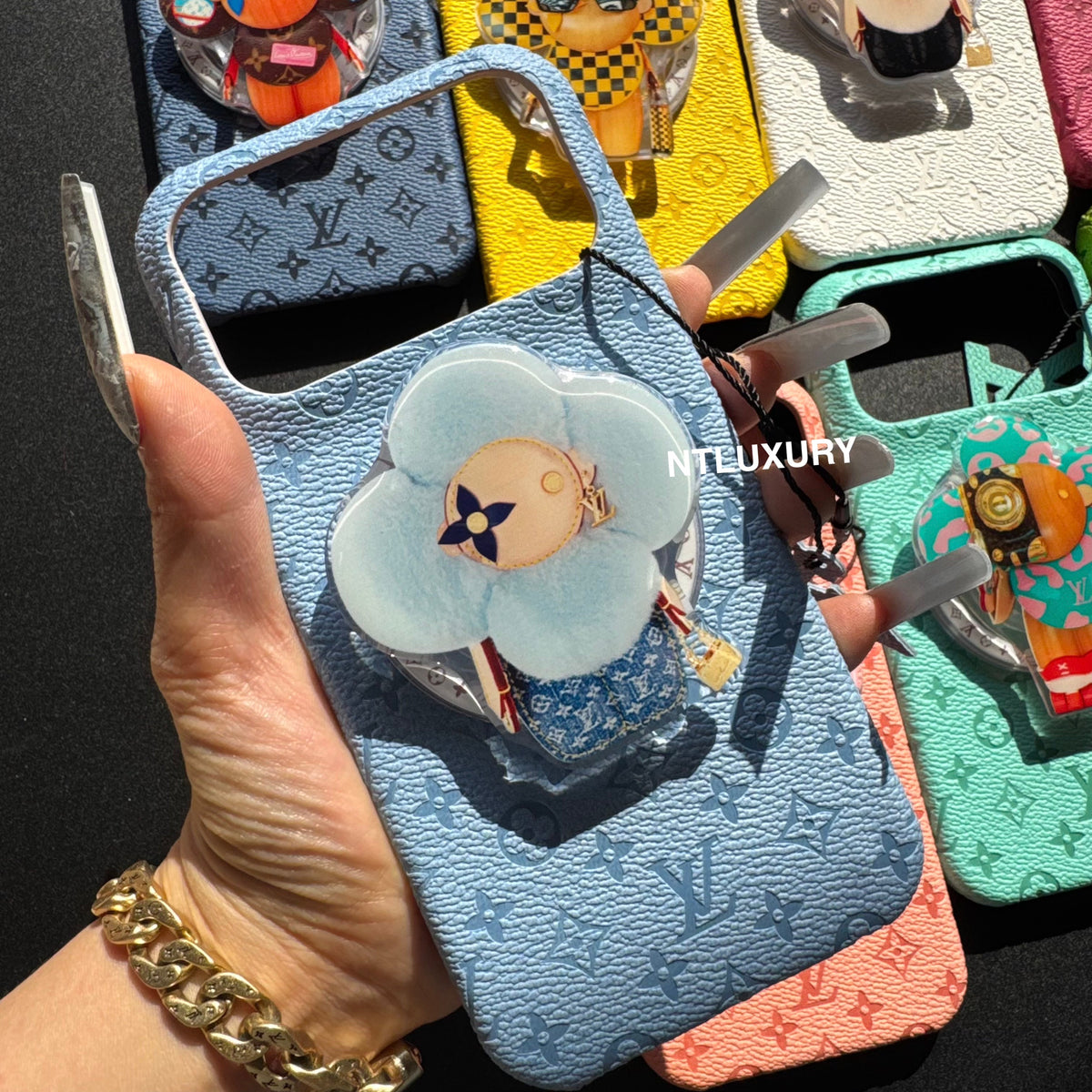 Bunte Design-Handyhülle mit schickem MagSafe-Halter