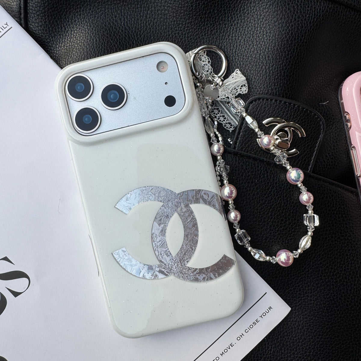 Asymmetric Design Glitter CC Phone Case With Lace Chain