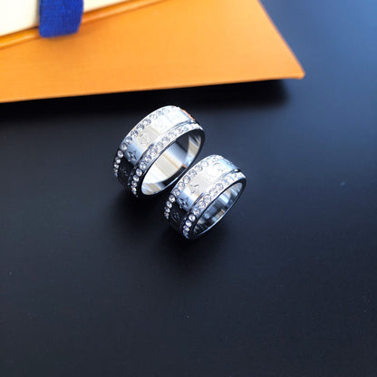 Anillo de diamante con monograma