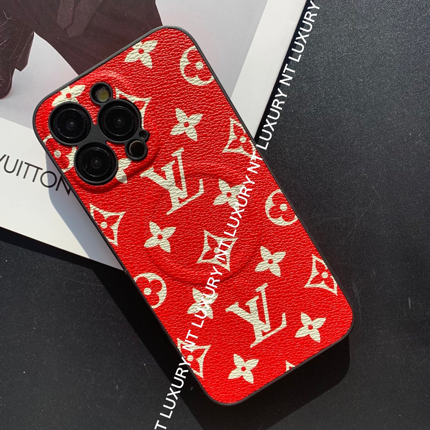 Traditional Red Phone Case (Magsafe)