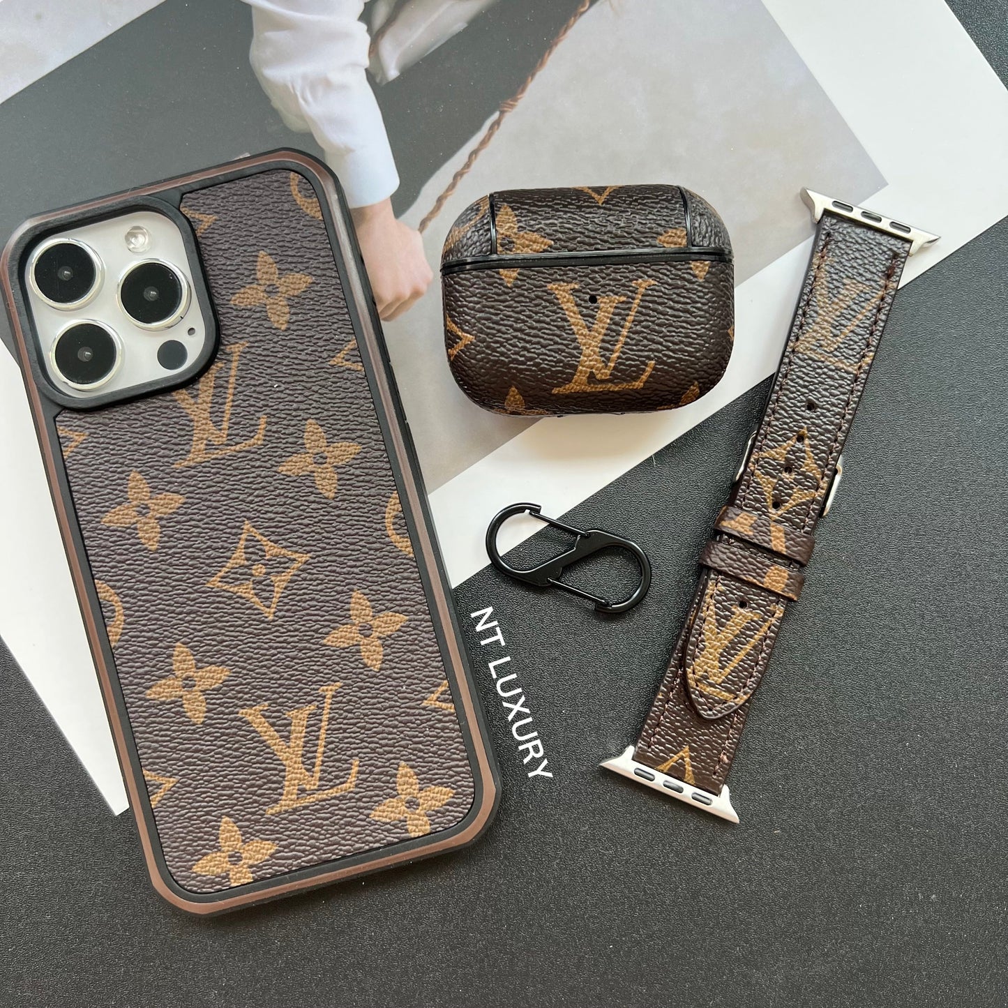 Traditional Touch Airpods Case (Love)