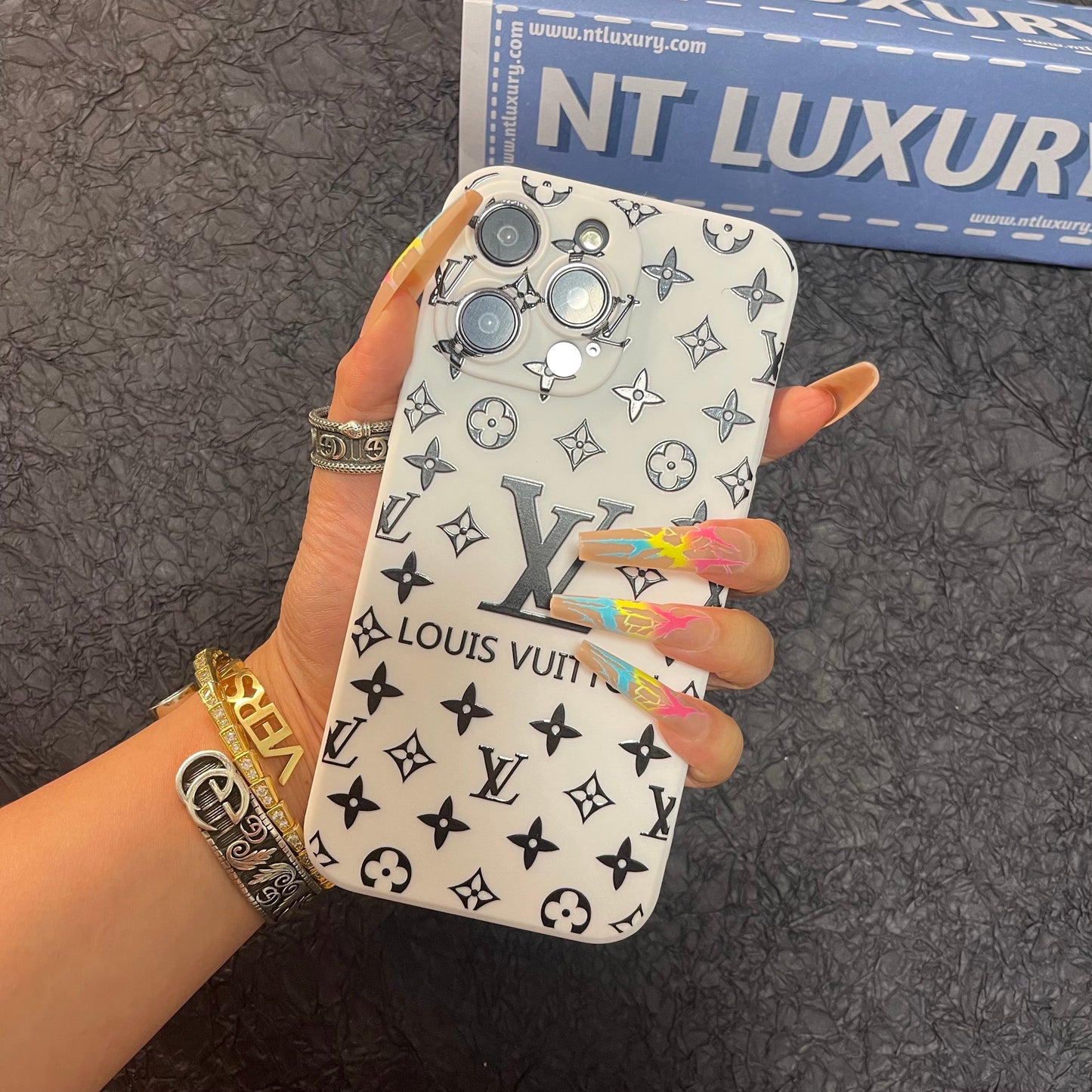 Black Trendy Phone Case ( Big Love For Red)