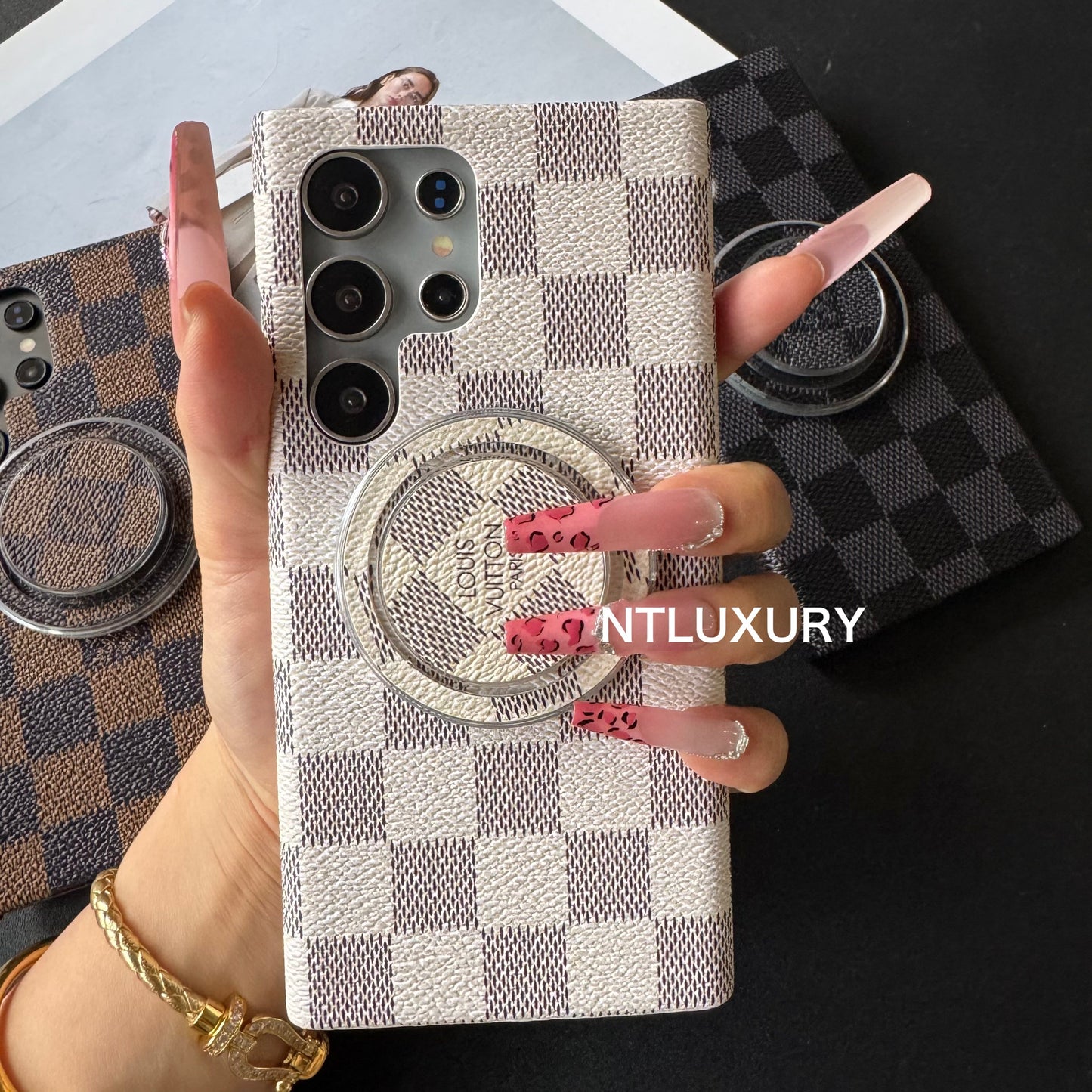 Traditional Love Samsung Case with MagSafe Holder (Latticed Love )