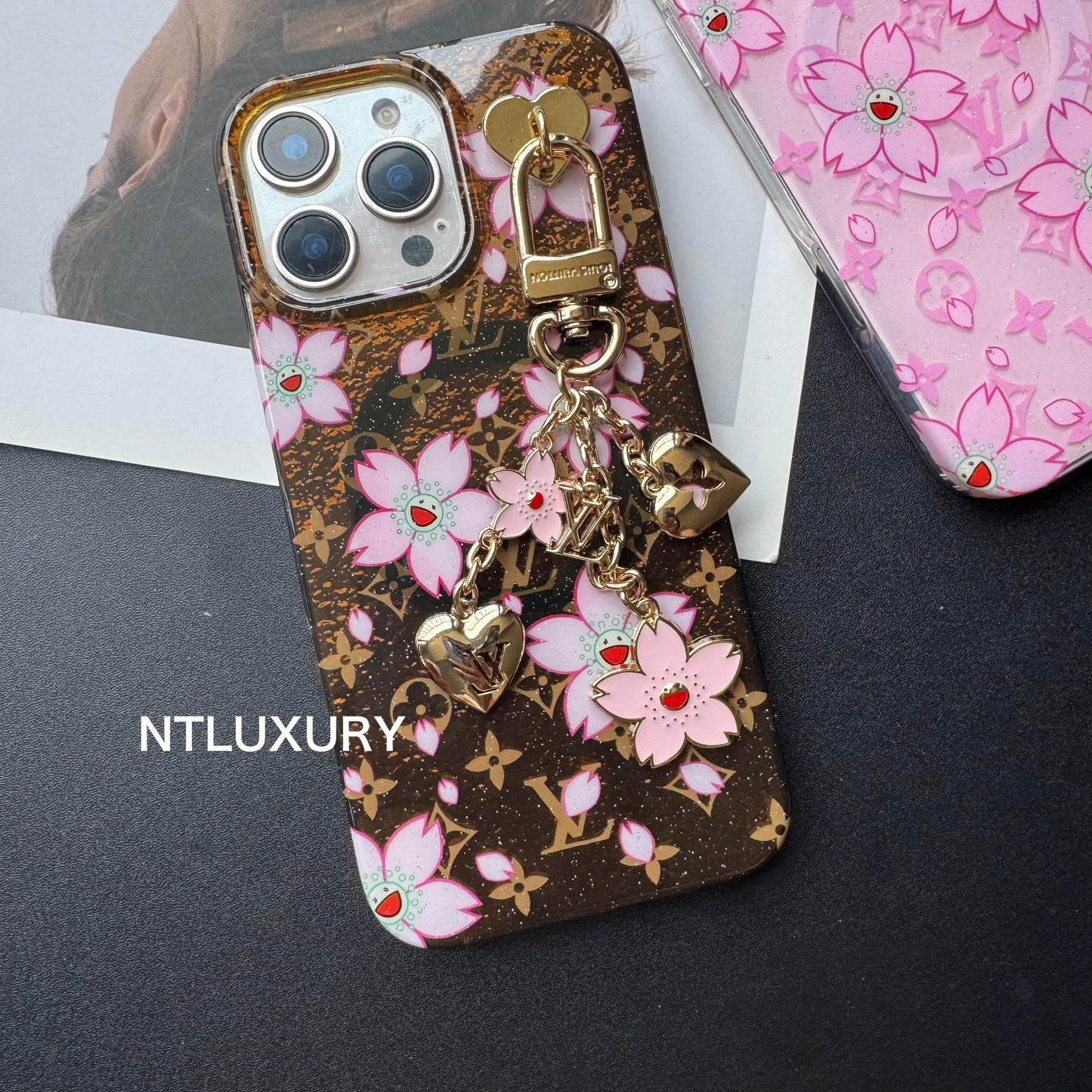 Love Sunflower MagSafe Phone Case With Chain