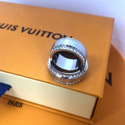 Anillo de diamante con monograma