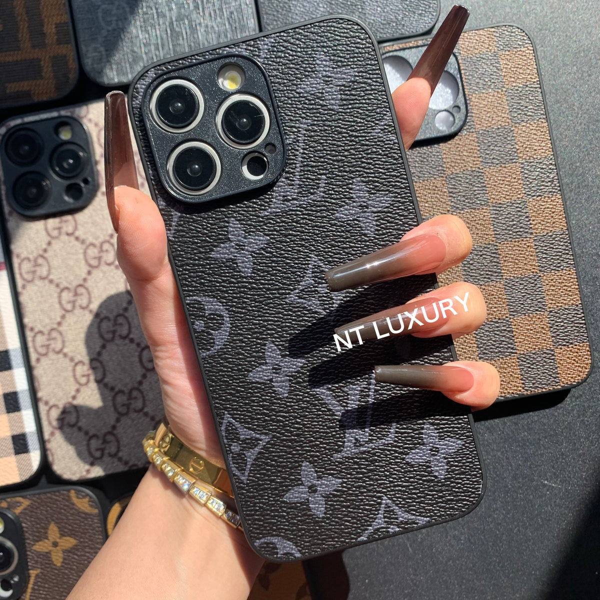 Traditional Phone Case with Camera Protection (Black Love)