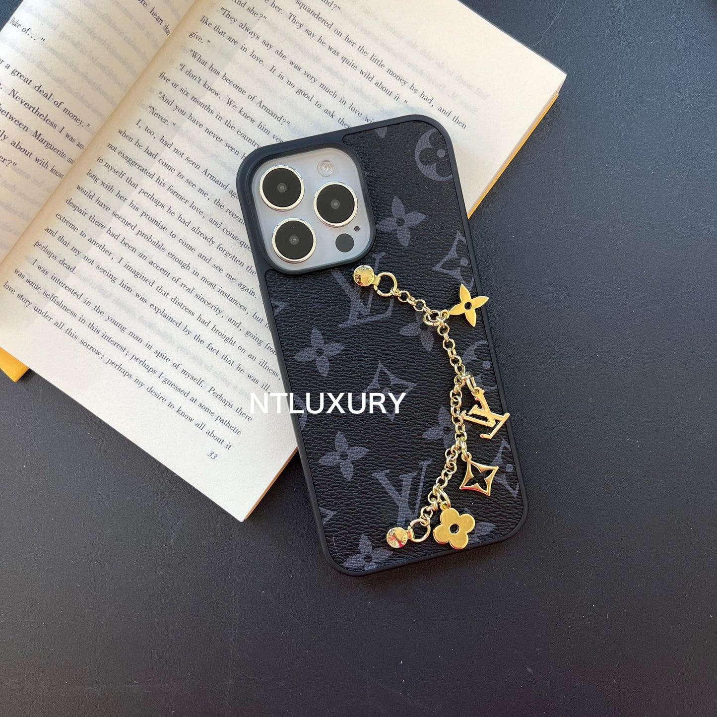 Traditional Love Phone Case With Floral Chain