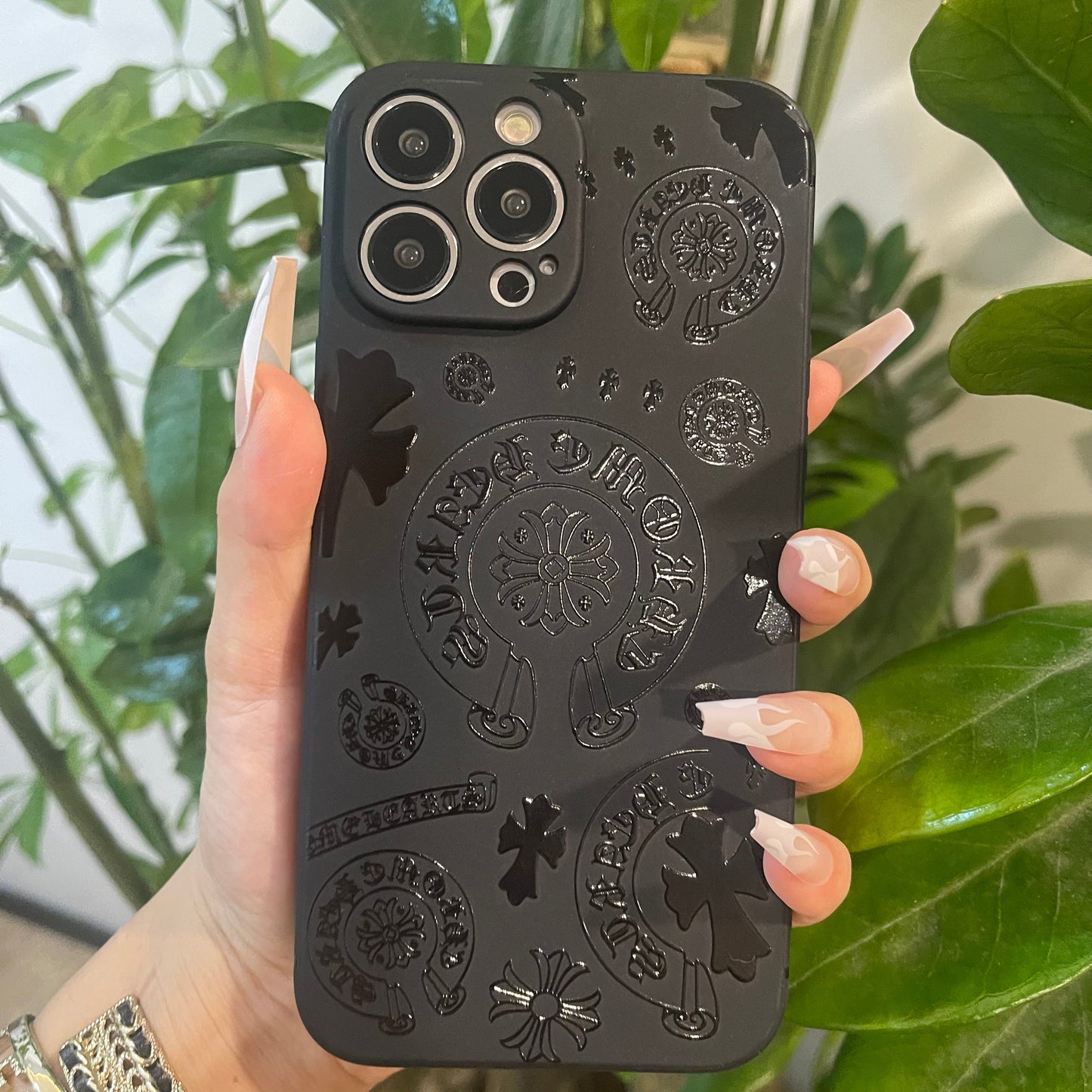Black Trendy Phone Case (Full Heart)