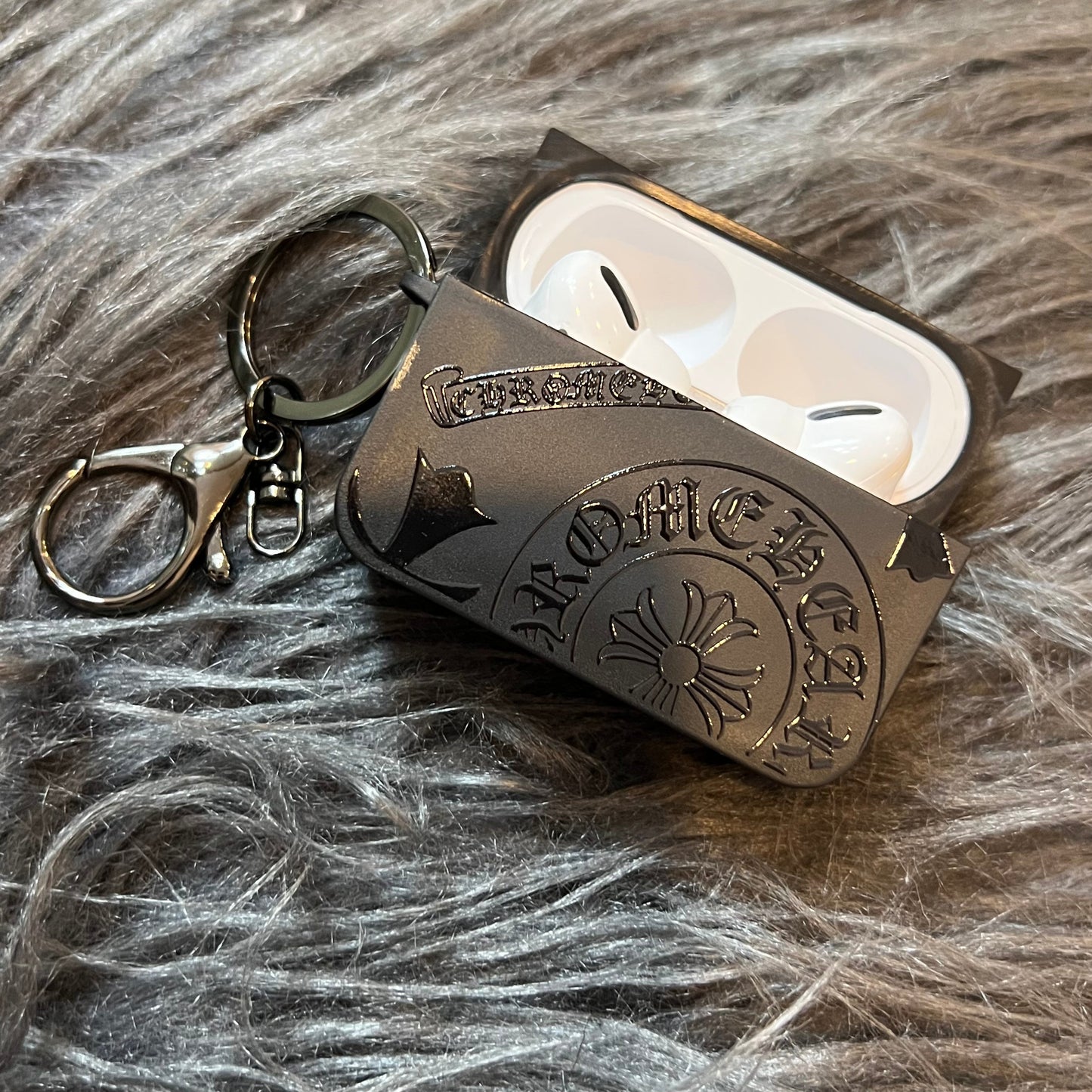 Black Trendy Airpods Case (Full Heart)