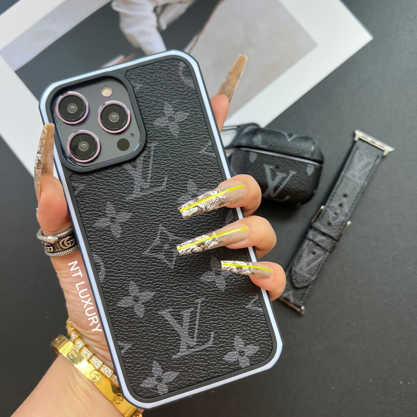 Traditional Touch Airpods Case (Black Love)