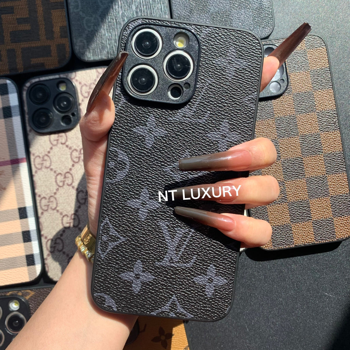 Traditional Phone Case with Camera Protection (Black Love)