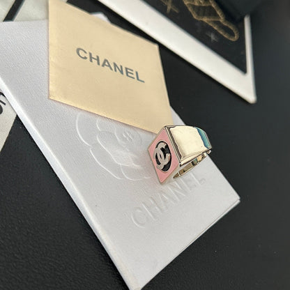 Anello aperto con stella smaltata