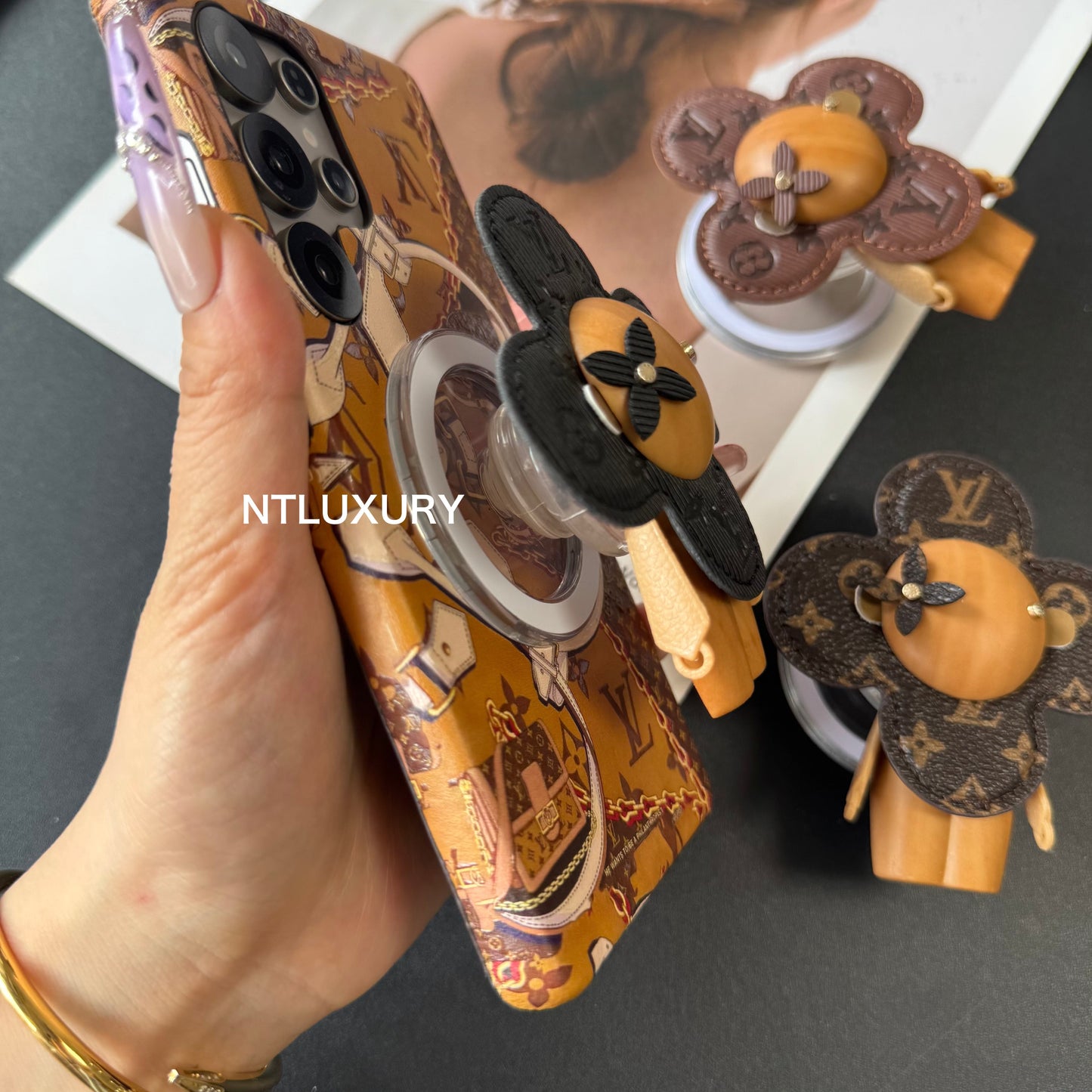 Vivian Floral Love Samsung Case with Magsafe Holder
