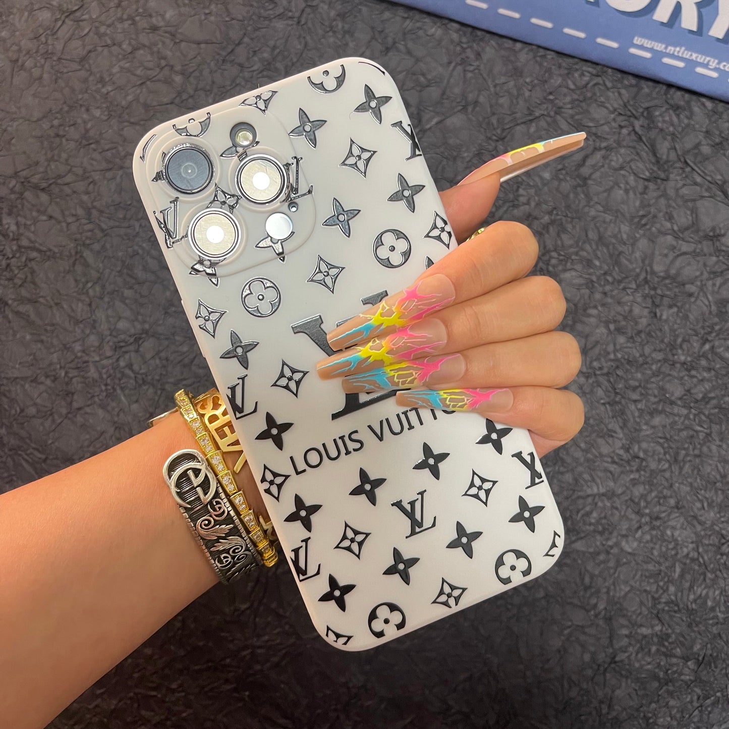 Black Trendy Phone Case ( Big Love For Red)