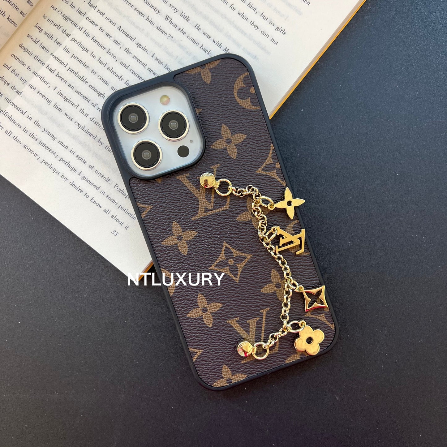 Traditional Love Phone Case With Floral Chain