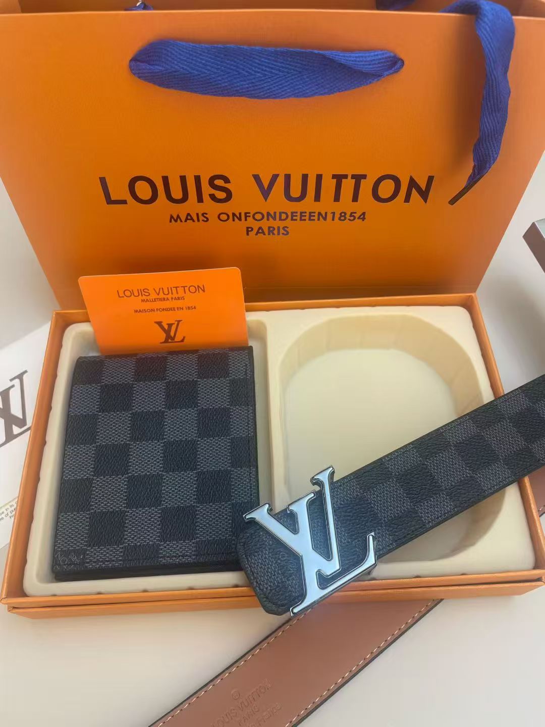2 Set Buckle Love Belt & Wallet with Packaging