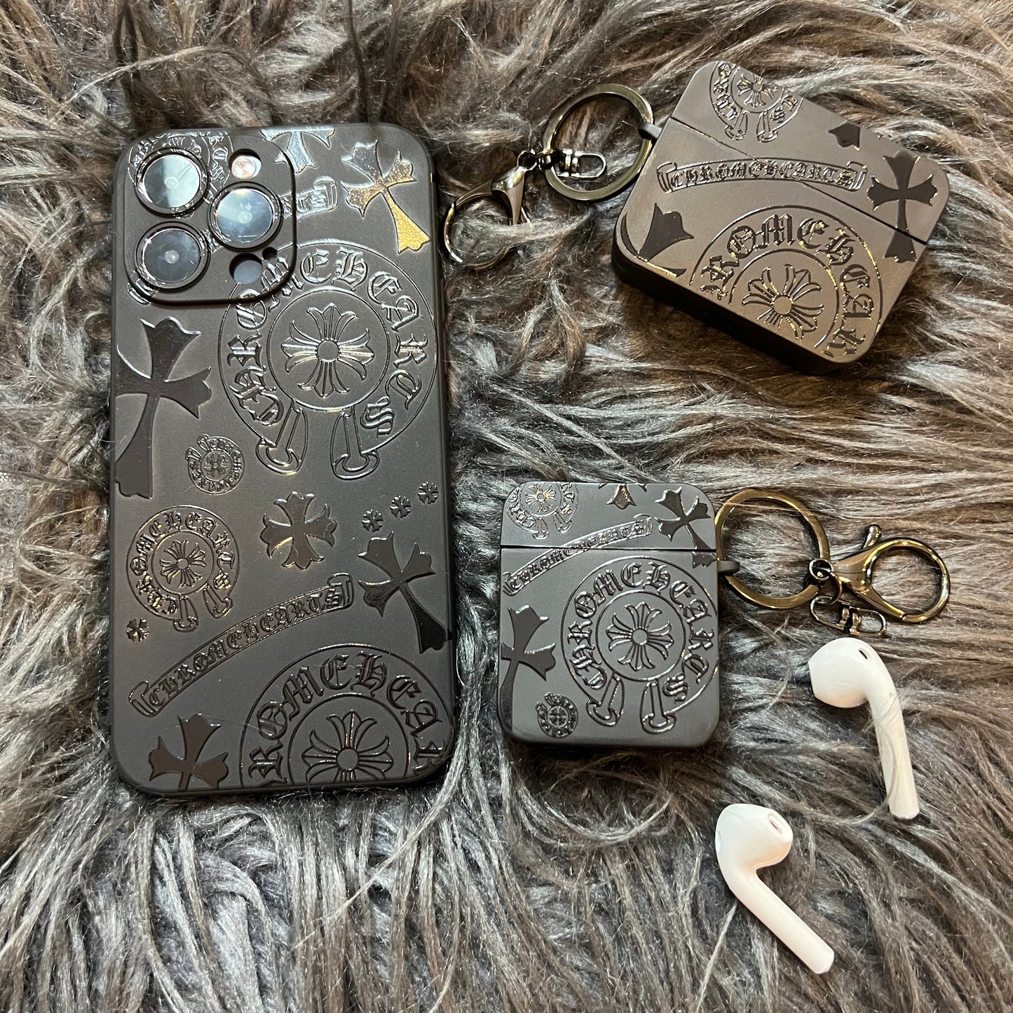 Black Trendy Airpods Case (Full Heart)