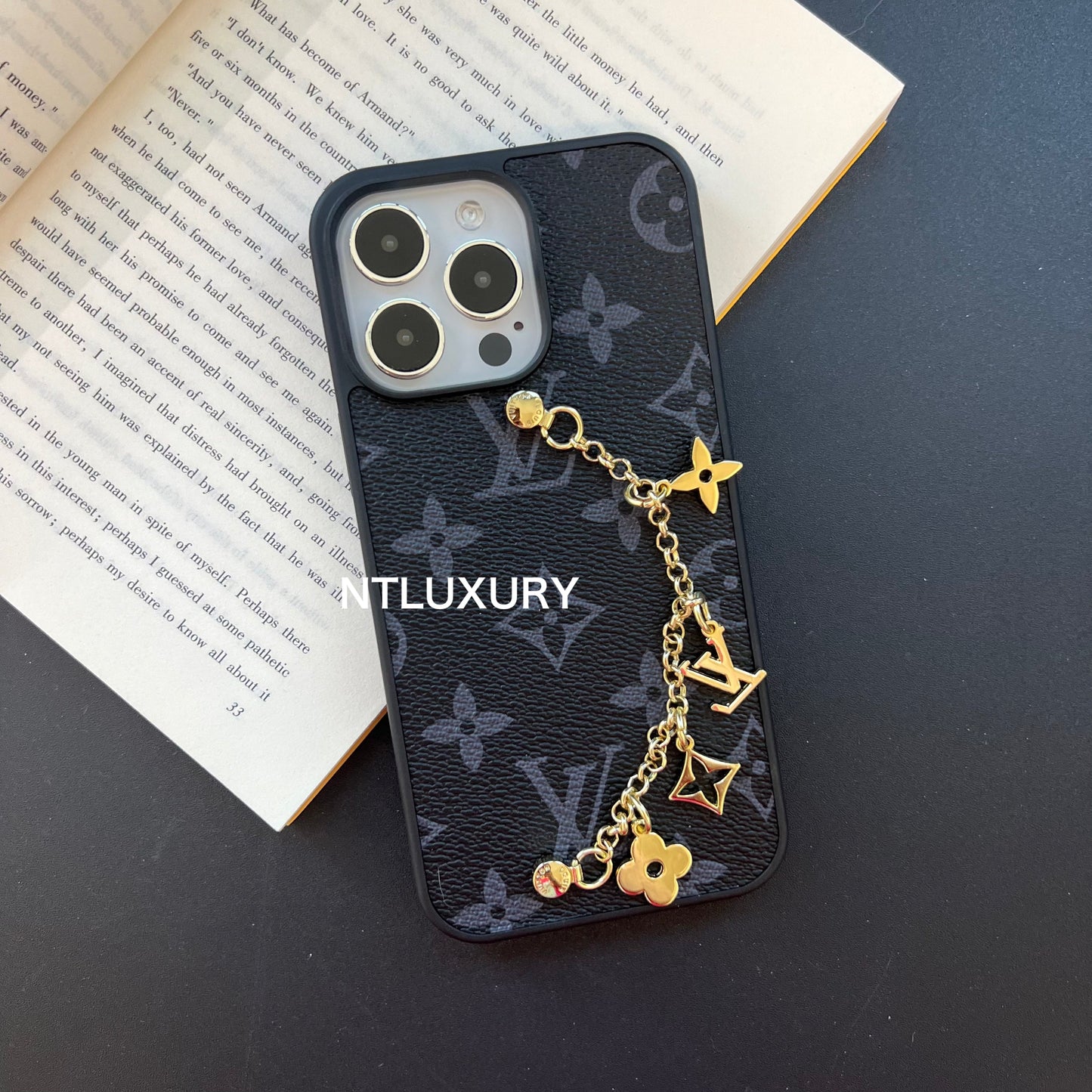 Traditional Love Phone Case With Floral Chain