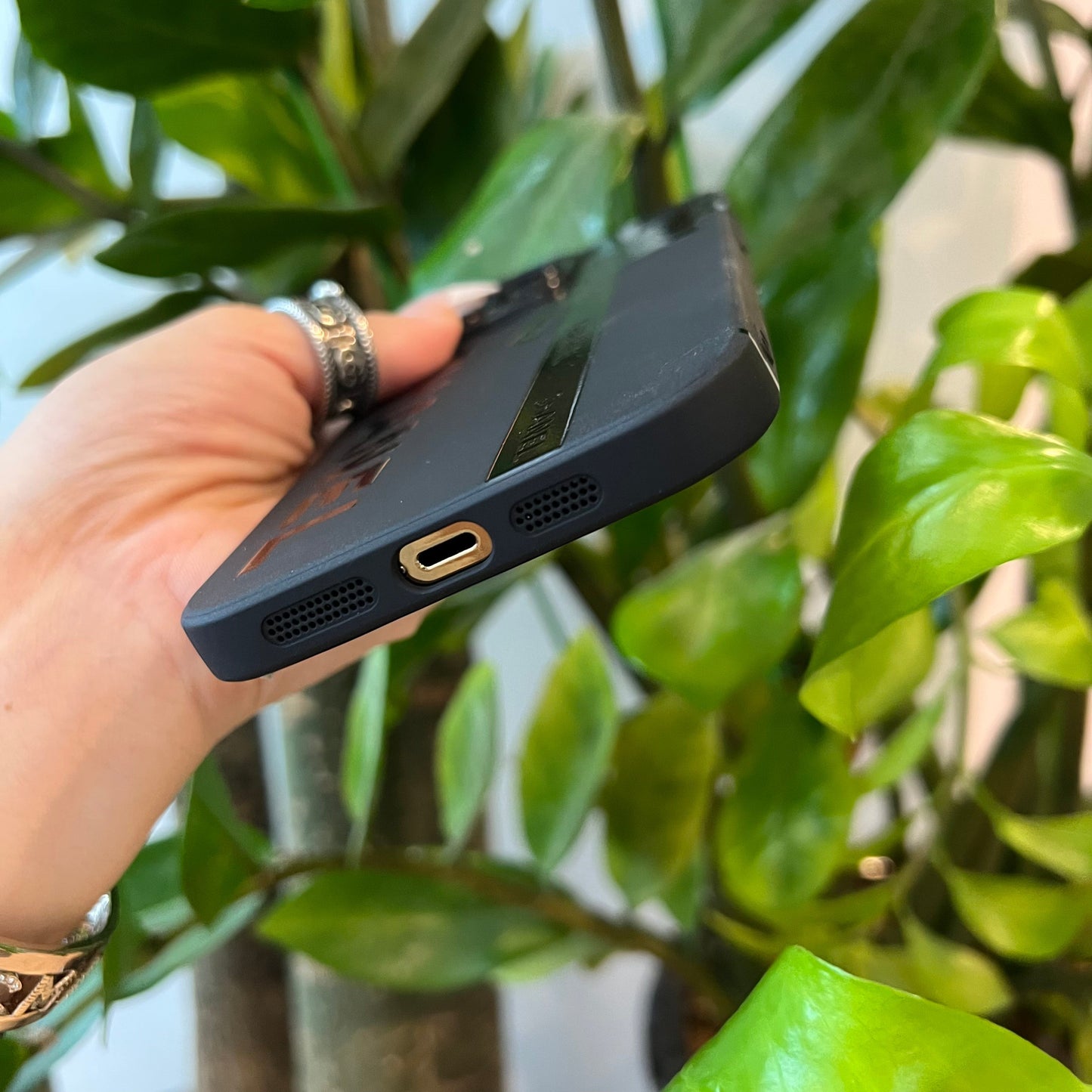 Black Trendy Phone Case ( C Gift )