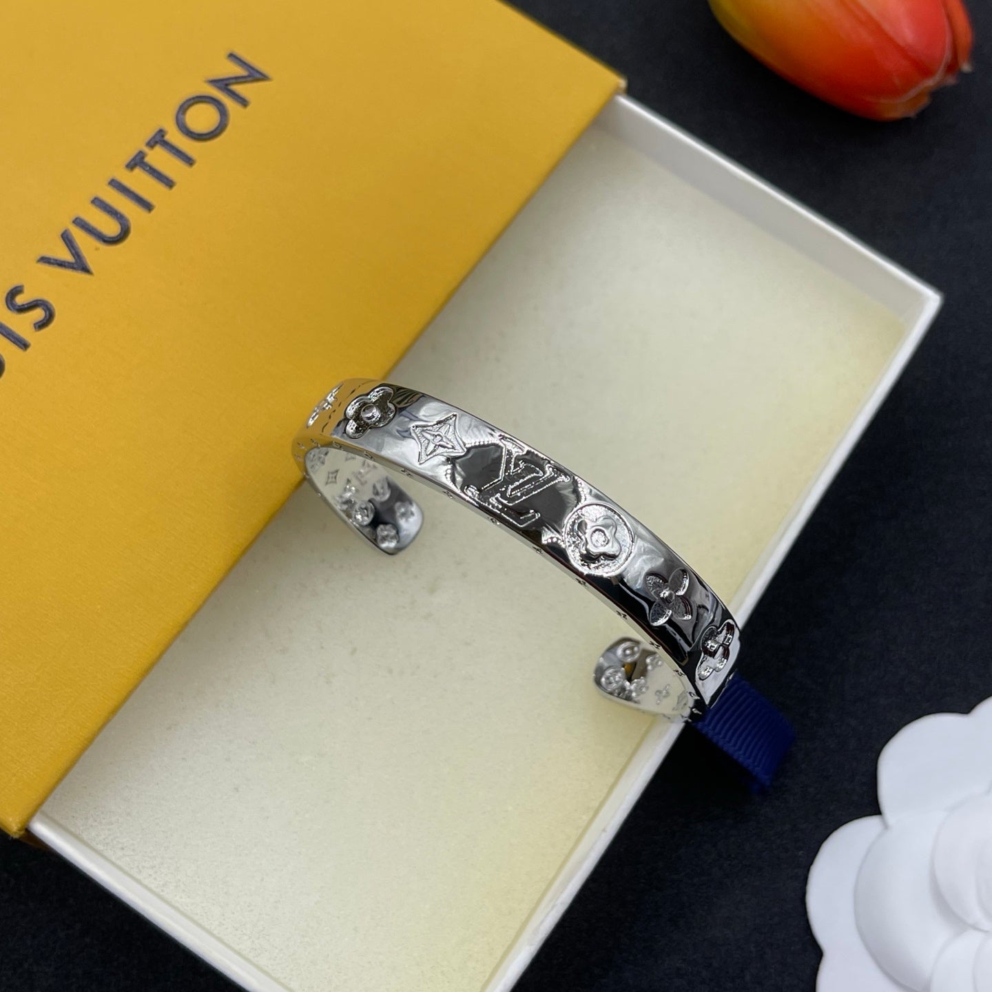 Love Pattern Bracelet