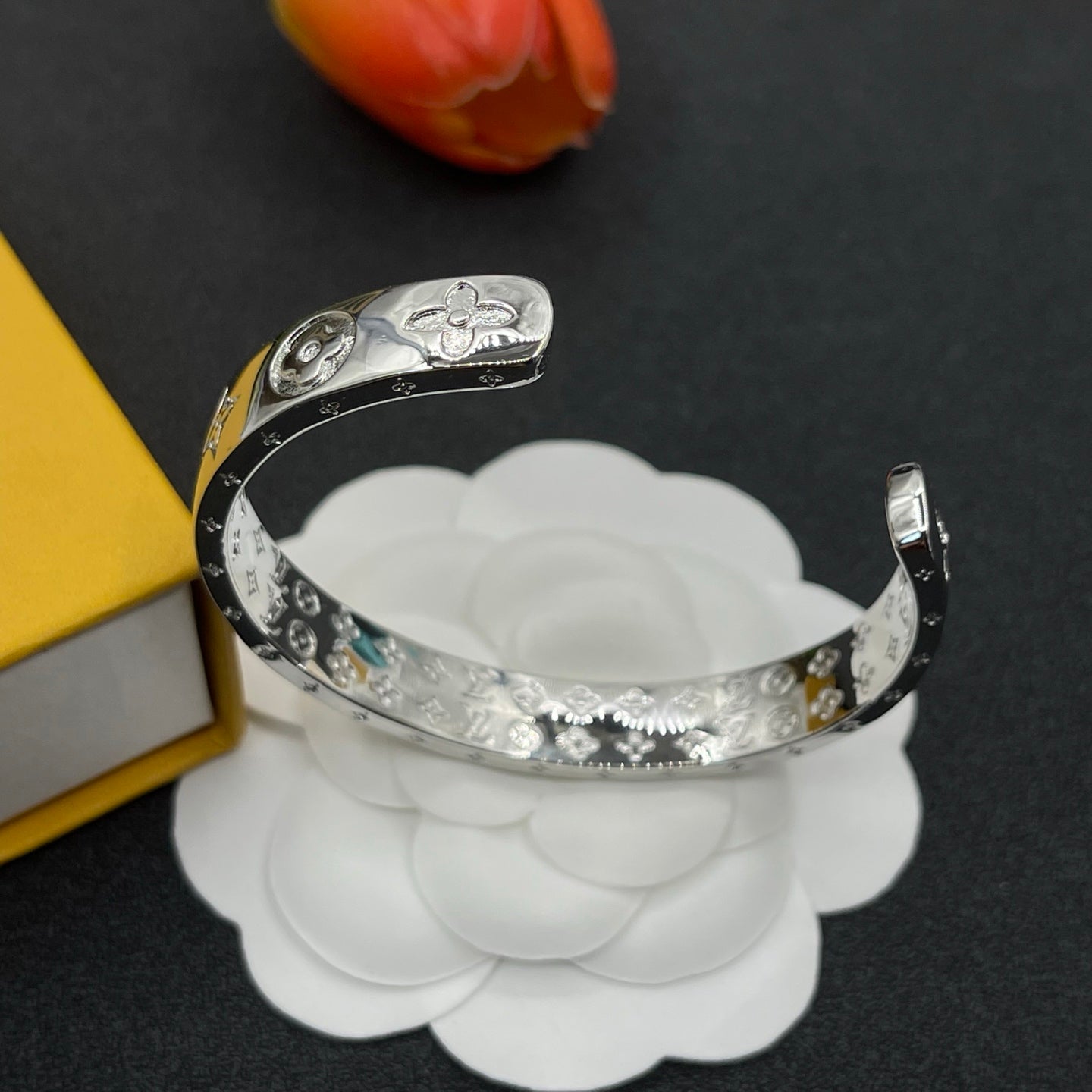 Love Pattern Bracelet