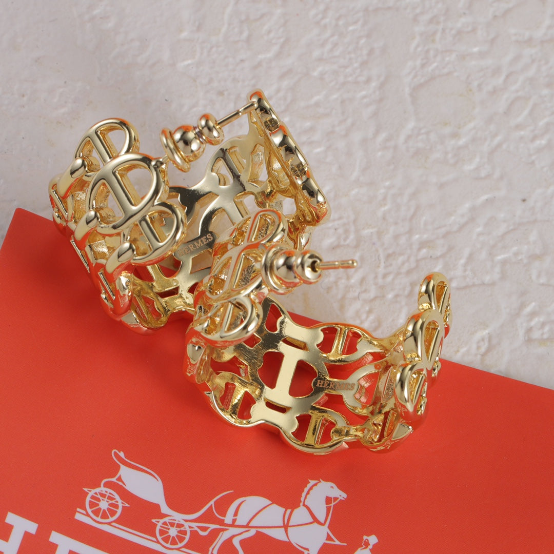 Pig Nose Openwork Earrings