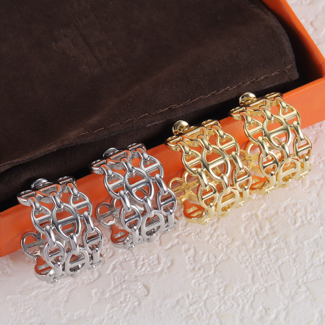 Pig Nose Openwork Earrings
