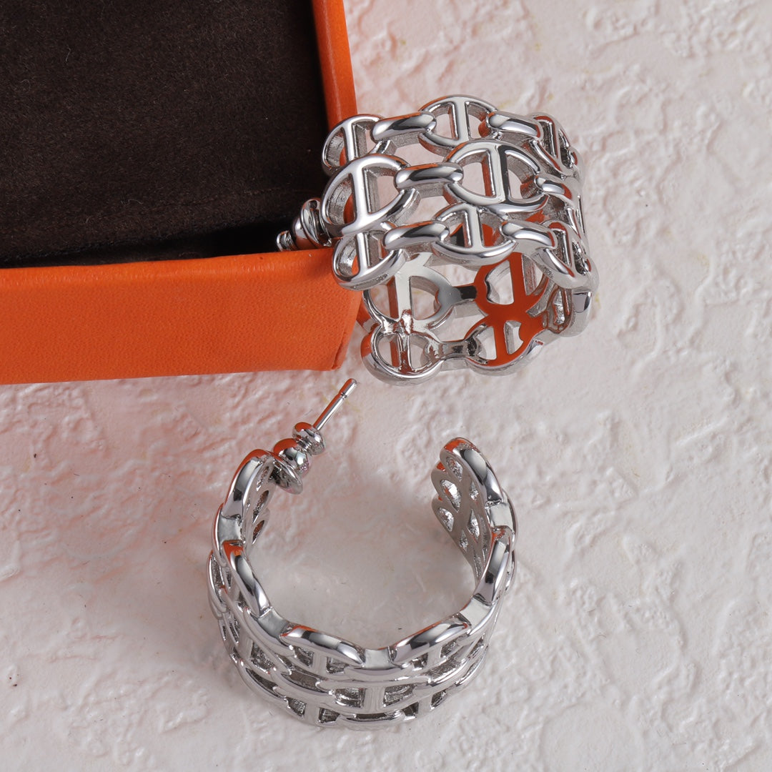 Pig Nose Openwork Earrings