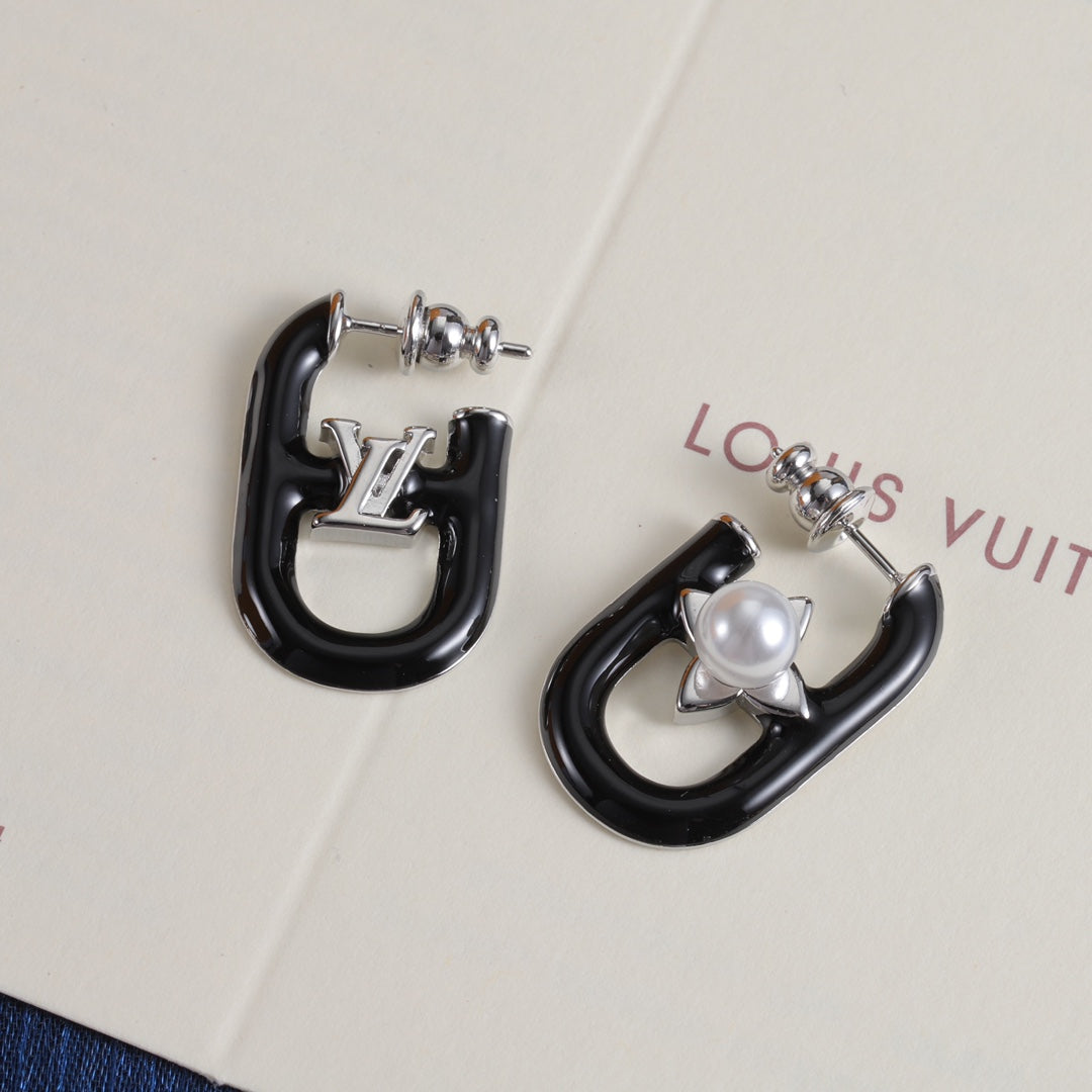 Sweet Love Design Earrings