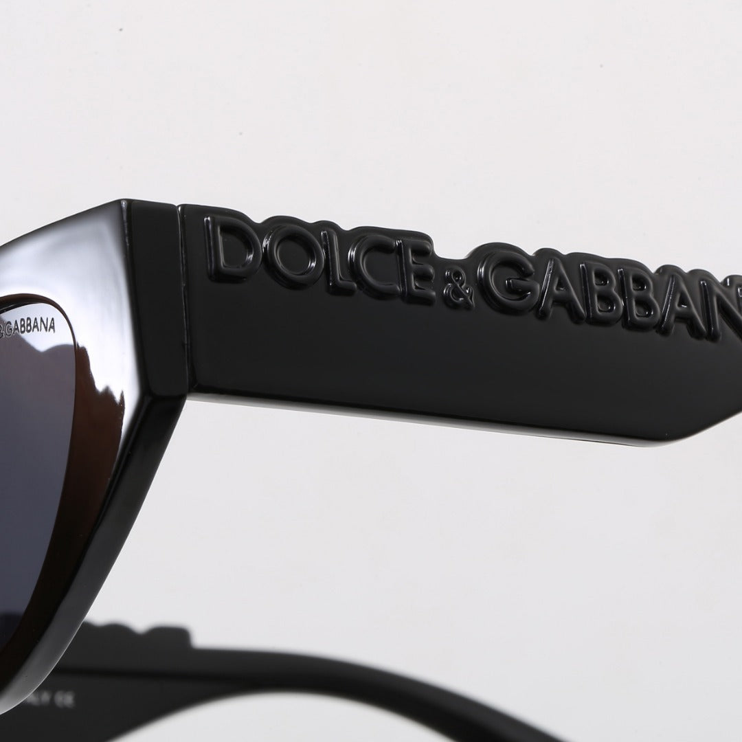 DoG Design Letter Side Cool Sunglasses