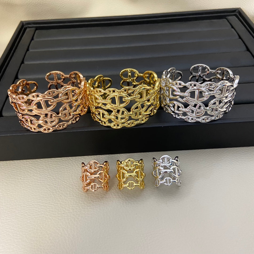 Pig Nose Openwork Bracelet & Rings