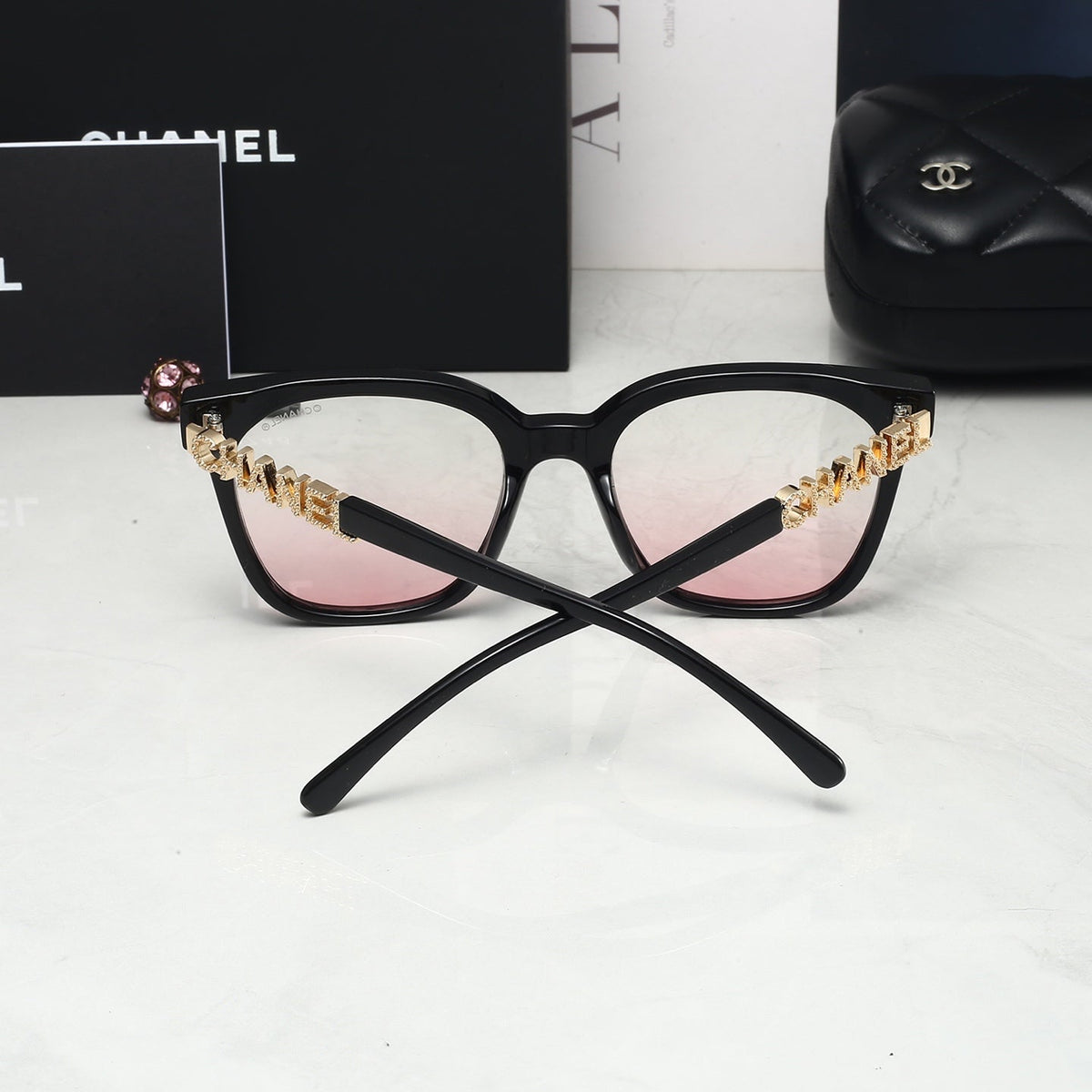 CC Design Letter Side Shiny Sunglasses