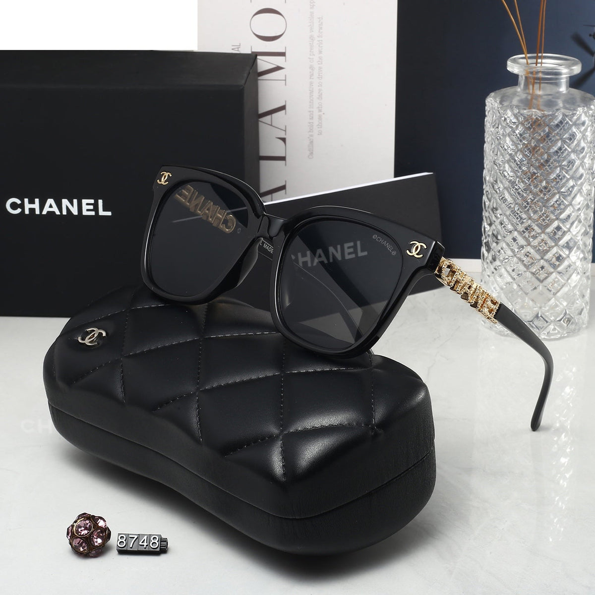 CC Design Letter Side Shiny Sunglasses