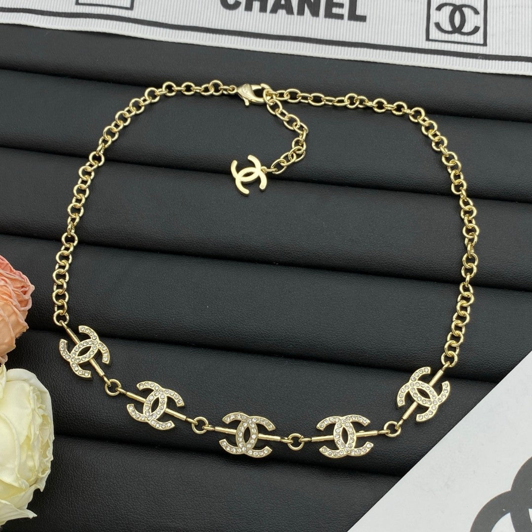 Chic Girl Design Necklace & Bracelet 2 Set (Gold)