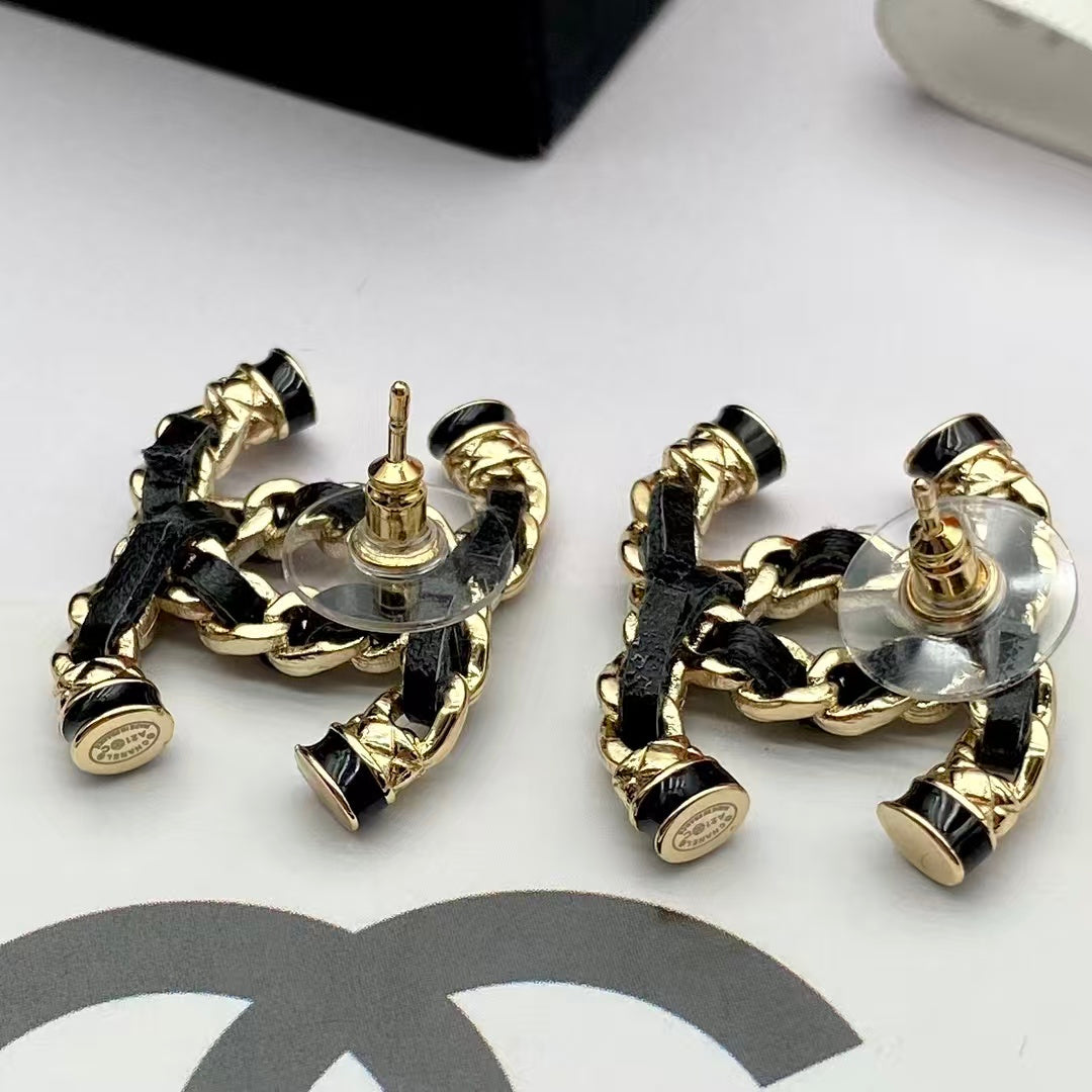 Elegant Girl Earrings Stud