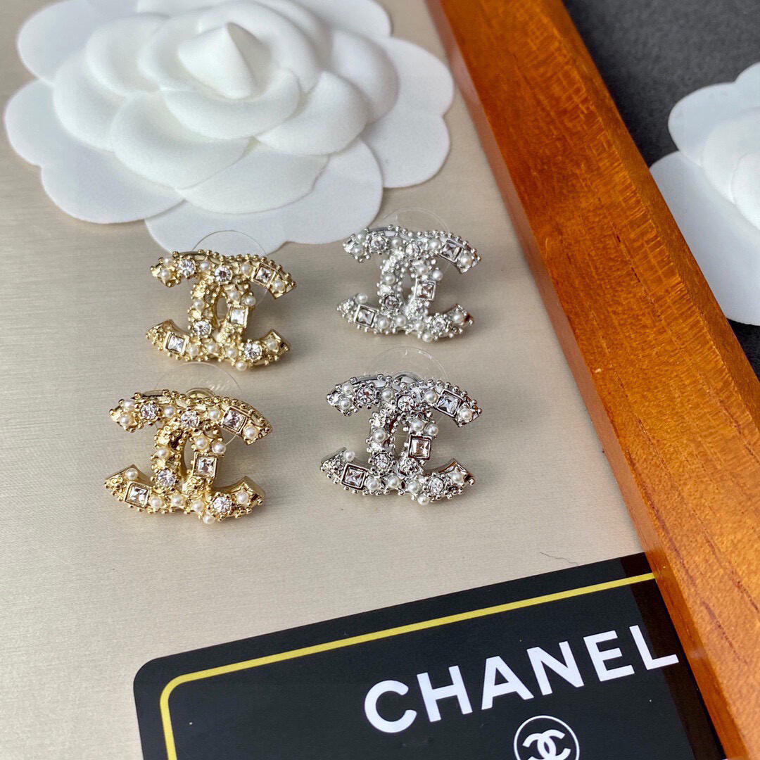 Glitter C Shining Earrings Stud