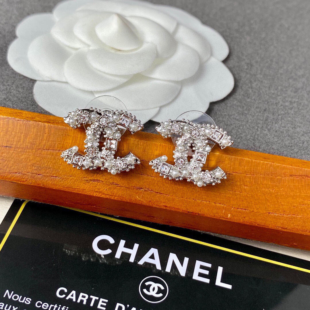 Glitter C Shining Earrings Stud