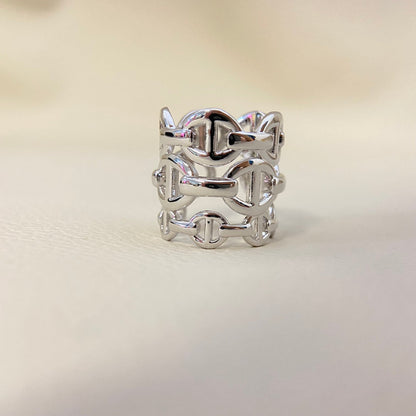 Pulsera y anillos calados con nariz de cerdo