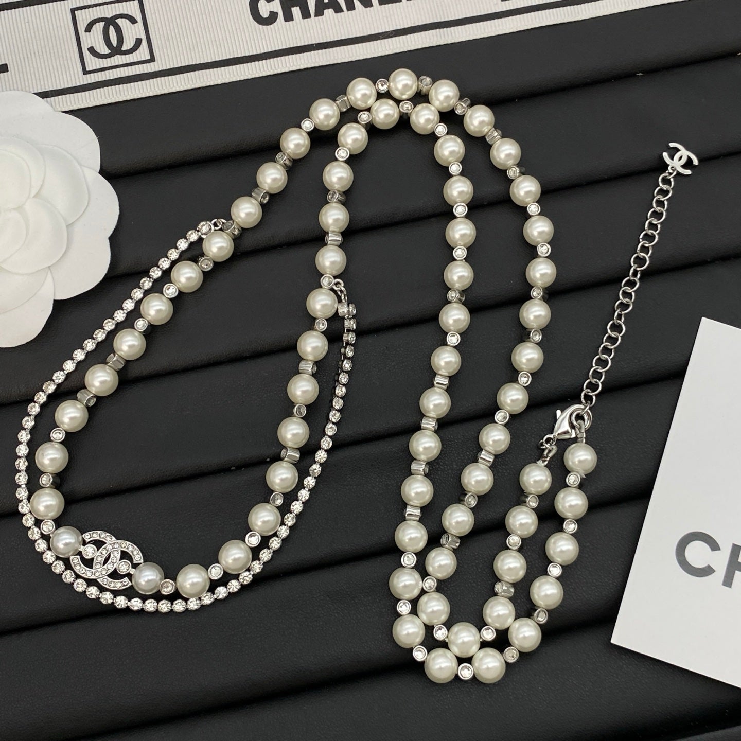 Pearl C Girl Sweater Chain